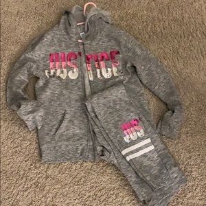 Girl’s sweatsuit